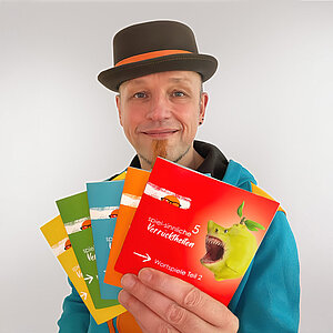 Viele Wortspielbilder in einem Heft.